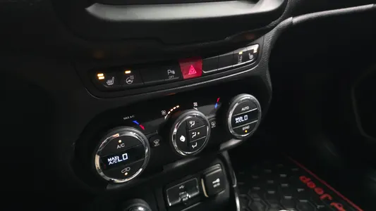Jeep 레니게이드 2.0 AWD 2016 16