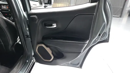 Jeep 레니게이드 2.0 AWD 2016 25