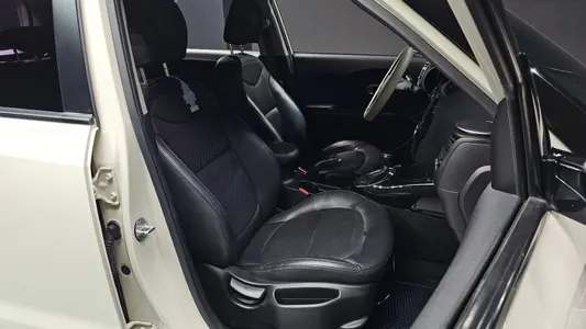Kia 쏘울 1.6 GDi 2013 26