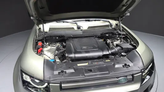 Land Rover (L663) 110 P300 X- SE 2021 6