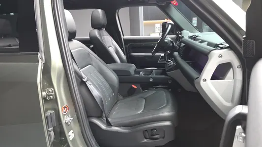 Land Rover (L663) 110 P300 X- SE 2021 11