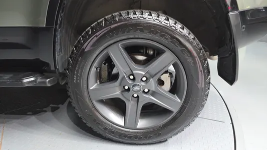 Land Rover (L663) 110 P300 X- SE 2021 21