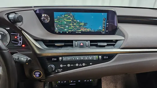 Lexus ES300h 7 2018 15