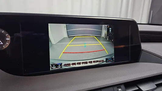 Lexus ES300h 7 2018 16