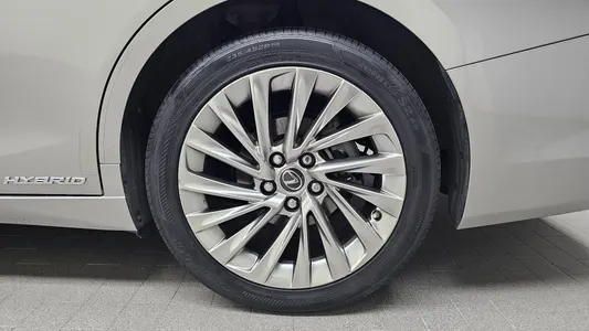 Lexus ES300h 7 2018 21