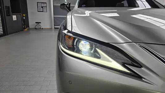 Lexus ES300h 7 2018 22