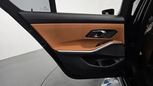 BMW 3 Series (G20) 320i M 2024 25