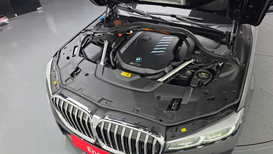 BMW 7 Series (G11) 745e i M 2020 6