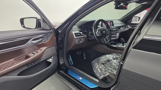 BMW 7 Series (G11) 745e i M 2020 10