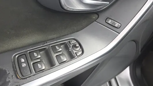 Volvo S60 2017 29