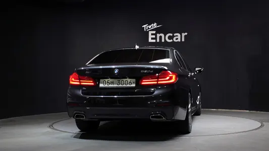 BMW 5 Series (G30) 520d M 2017 4