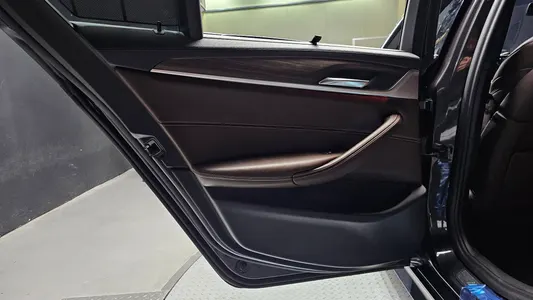 BMW 5 Series (G30) 520d M 2017 25
