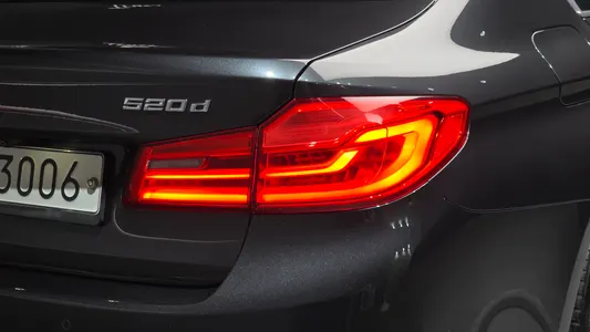 BMW 5 Series (G30) 520d M 2017 23