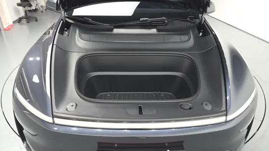Tesla Y L AWD 2026 6
