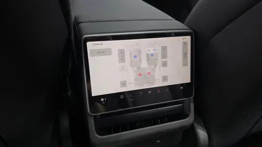 Tesla Y L AWD 2026 30