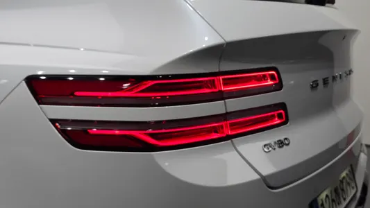 Genesis GV80 2.5T 2WD 2022 23