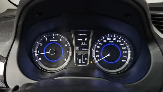 Hyundai Grandeur HG HG240 2011 8