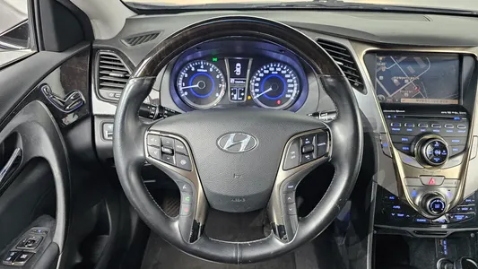 Hyundai Grandeur HG HG240 2011 13