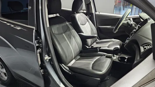 Chevrolet Spark LT 2021 12