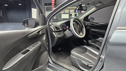 Chevrolet Spark LT 2021 10