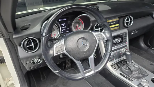 Mercedes-Benz SLK-Class 200 2012 12