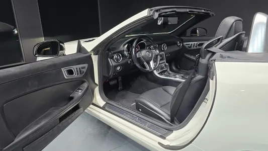Mercedes-Benz SLK-Class 200 2012 10