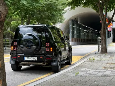 Land Rover (L663) 110 P400 X 2023 6