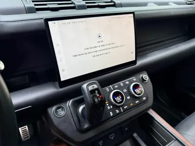 Land Rover (L663) 110 P400 X 2023 14