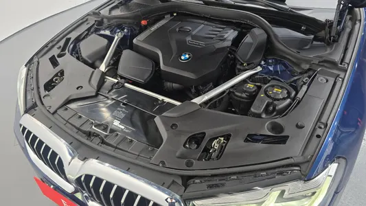 BMW 5 Series (G30) 520i M 2020 6