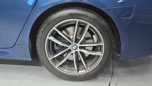BMW 5 Series (G30) 520i M 2020 21