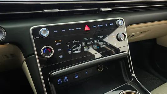 Genesis GV80 2.5T 2WD 2023 31