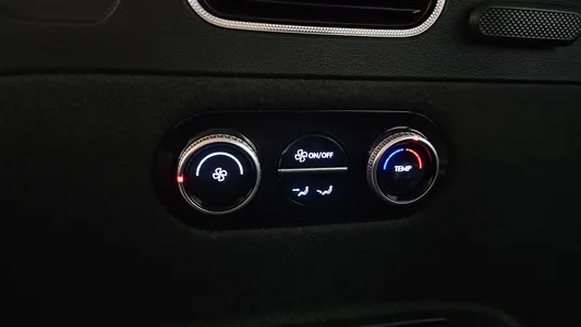 Genesis GV80 2.5T 2WD 2023 33