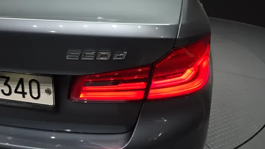 BMW 5 Series (G30) 520d xDrive M 2017 23