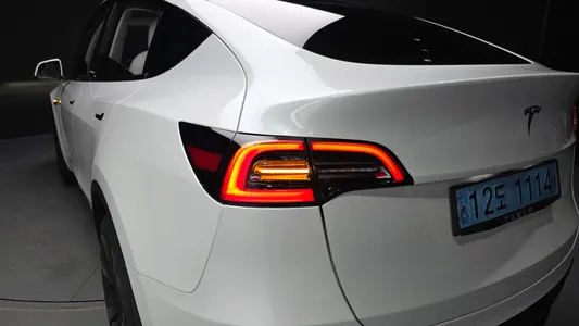 Tesla Y RWD 2023 23