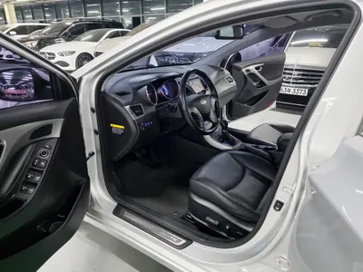Hyundai 아반떼 1.6 VGT 2015 7