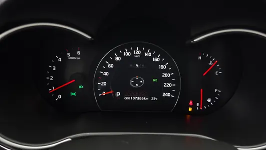 Kia R 2.0 2WD 2013 8