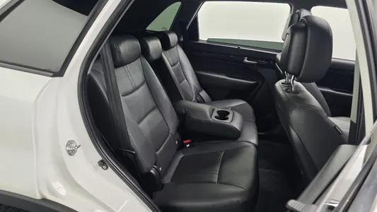 Kia R 2.0 2WD 2013 11