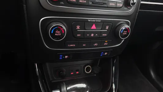 Kia R 2.0 2WD 2013 17