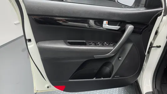 Kia R 2.0 2WD 2013 25