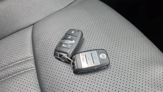 Kia R 2.0 2WD 2013 30