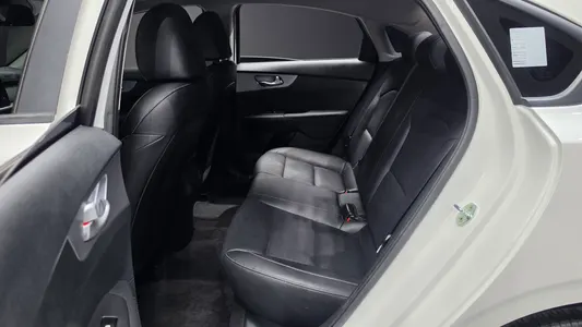Kia K3 2 1.6 2022 12