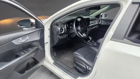 Kia K3 2 1.6 2022 10