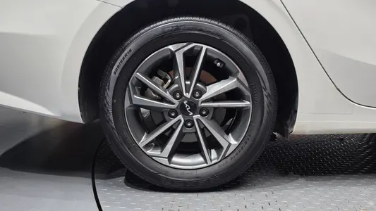 Kia K3 2 1.6 2022 21