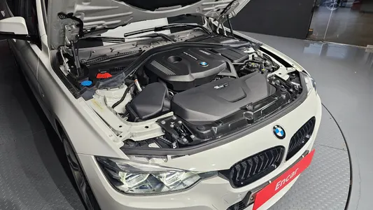 BMW 3 Series (F30) 330i M 2018 5