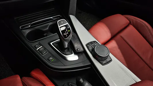 BMW 3 Series (F30) 330i M 2018 8