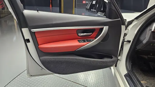 BMW 3 Series (F30) 330i M 2018 24