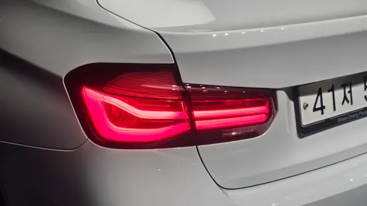 BMW 3 Series (F30) 330i M 2018 23