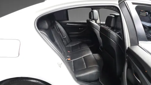 BMW 5 Series (F10) 520d 2011 12