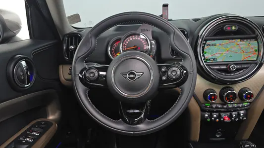 MINI 쿠퍼 컨트리맨 2020 16