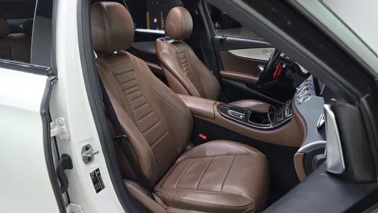 Mercedes-Benz E-Class W213 E250 2020 26